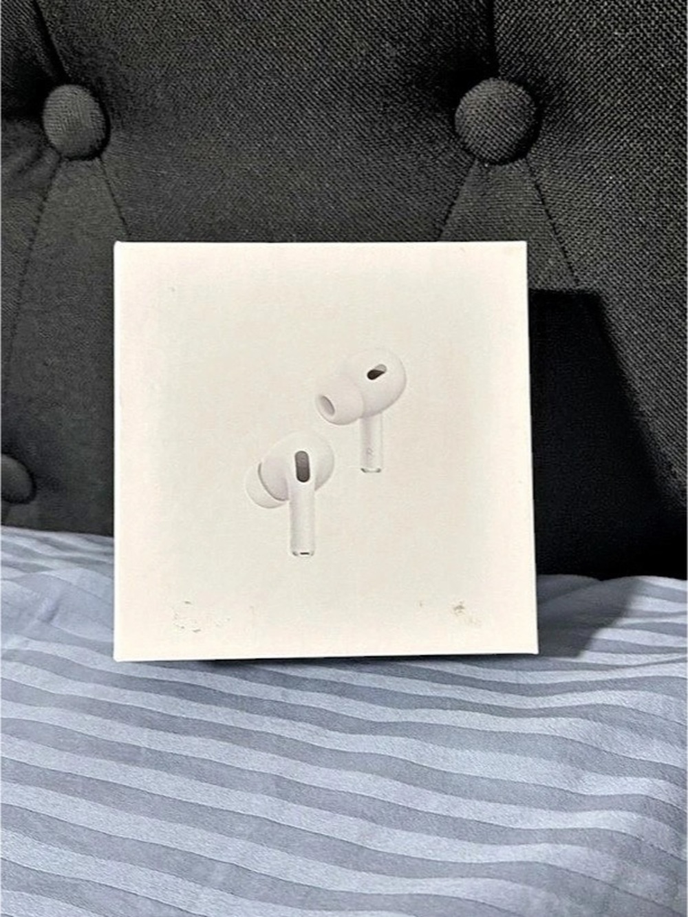 Apple AirPods Pro (2nd generation) with MagSafe Charging Case (USB-C) 2nd